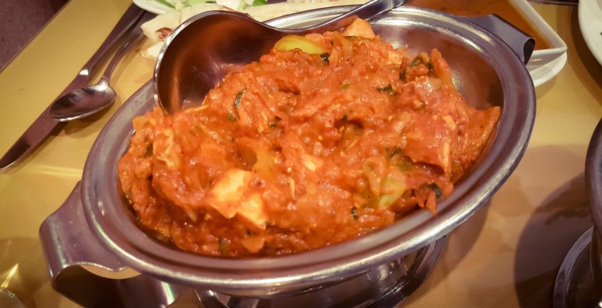 Handi Cuisine Chicken Tikka Masala served on a simmering pot